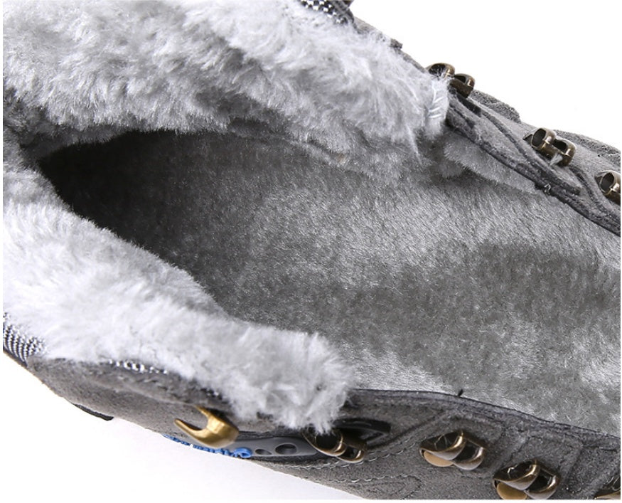 Conquer the Trails with Our Men's Outdoor Hiking Shoes!